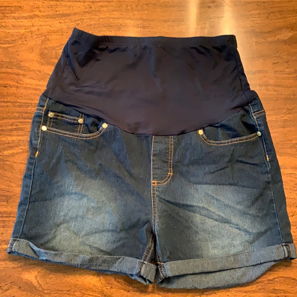 (CLEARANCE 6/$20) Full panel maternity shorts 🤰